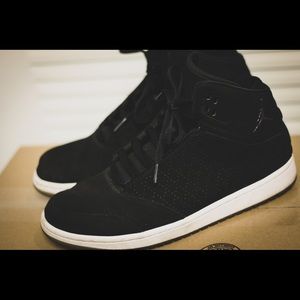 Jordan flight legend men’s shoe 
$90 size 10.5